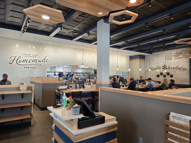 HomeGrown Serves Fresh Mornings On Douglas