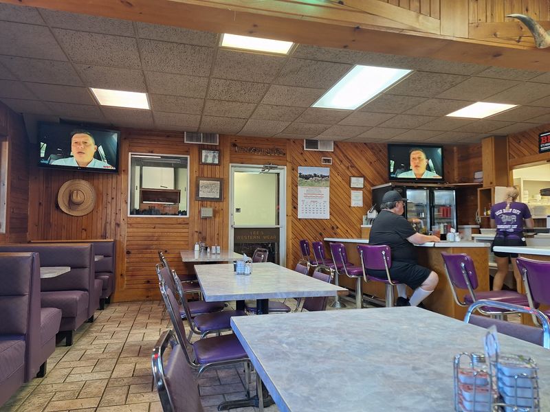 Sale Barn Cafe Near Manhattan
