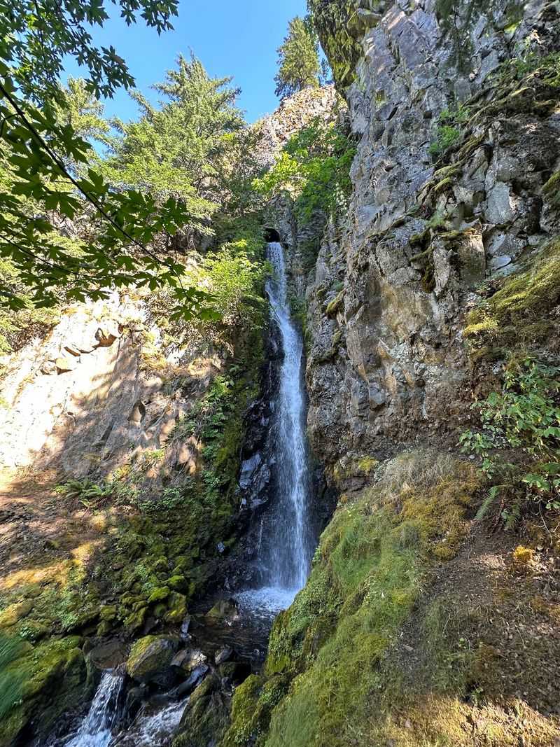 Hole-in-the-Wall Falls