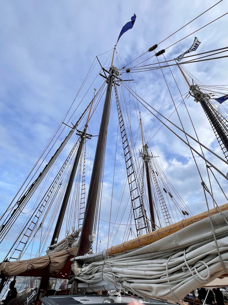 The Schooner Sails Without An Inboard Engine