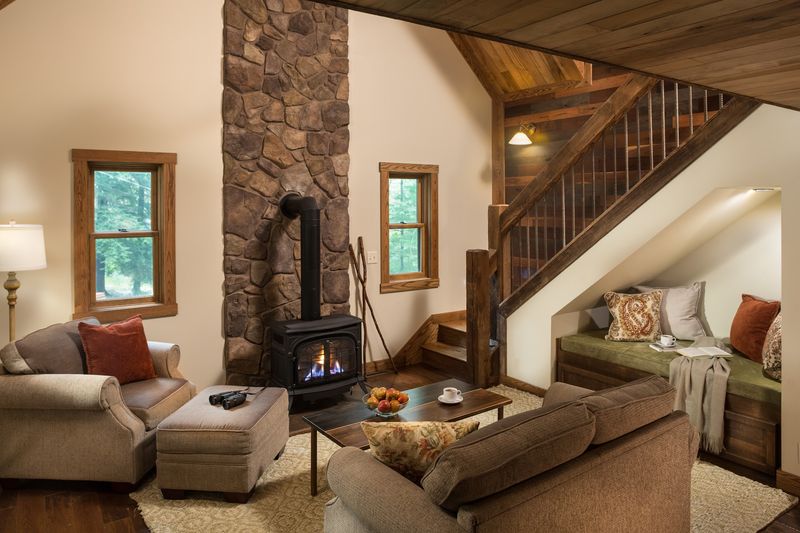 Why Your Autumn Calendar Needs This Lodge