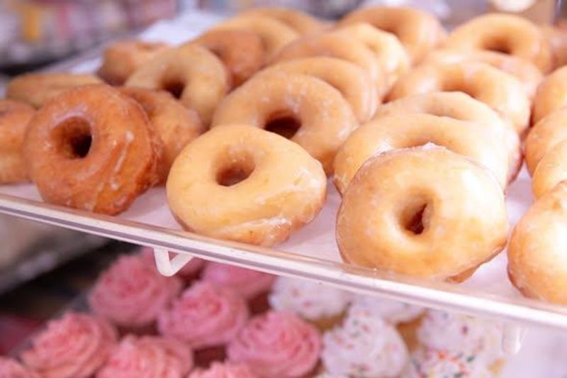 Amish Donuts Are The Reason To Beat Your Own Alarm