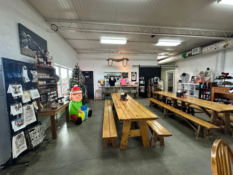 Lunch and Groceries at the Moofé