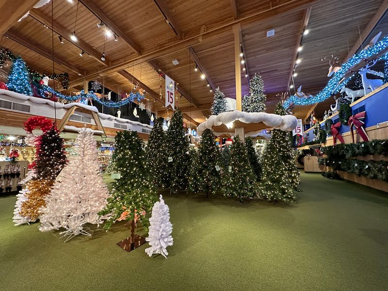 Hundreds Of Trees And Animated Friends Make Browsing Feel Like A Parade