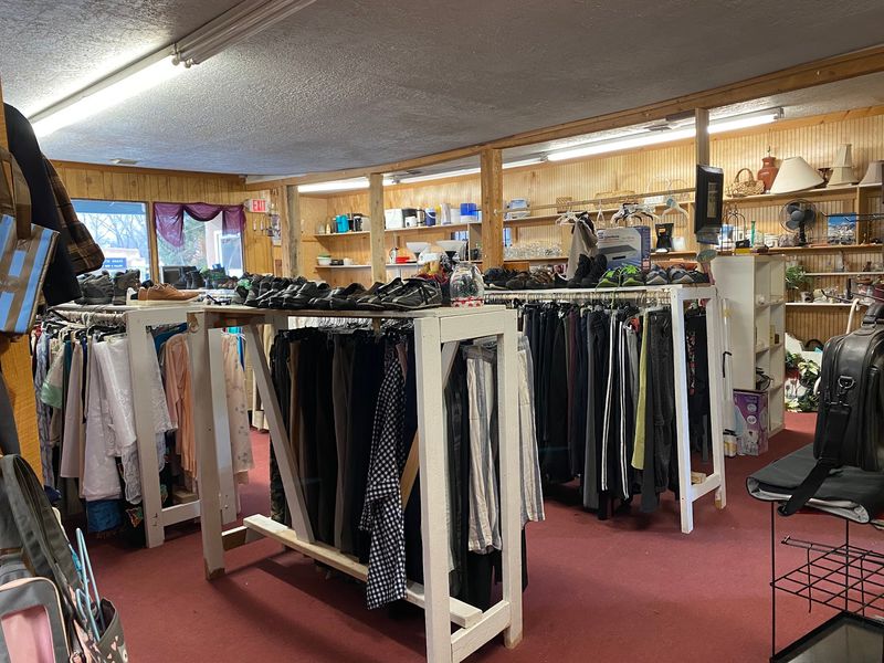 Lili's Thrift Store