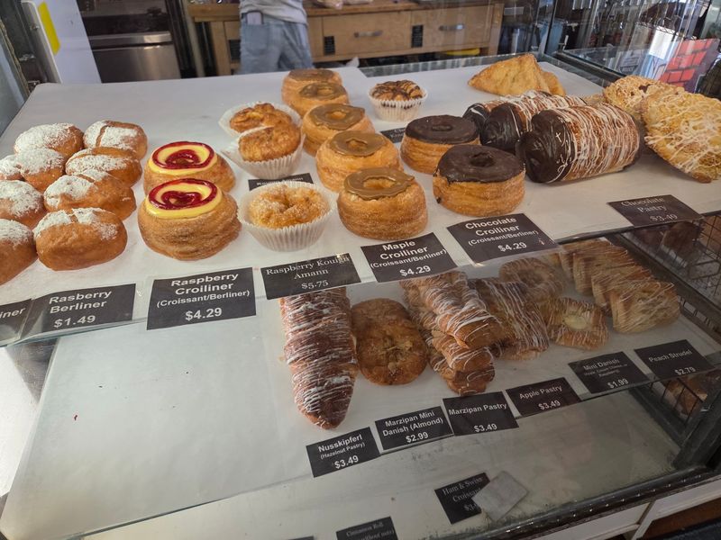 Peach Strudel And Streusel Will Test Your Willpower