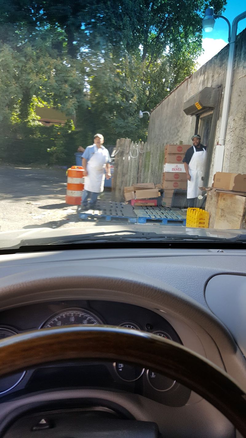 Service That Carries Your Bags To The Car
