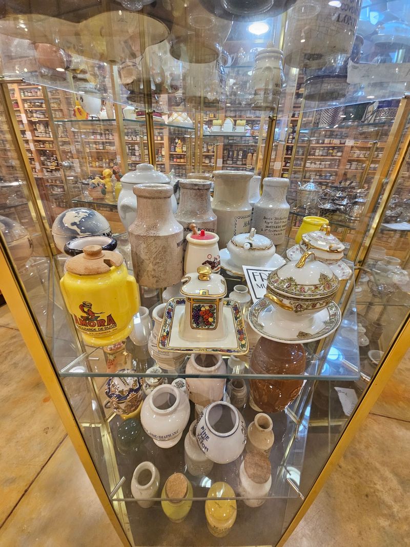 Old Pots And Vintage Ads Bring Serious History Vibes