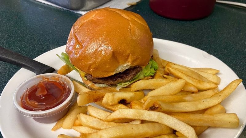 Burgers, Melts, and Old-School Lunch Plates