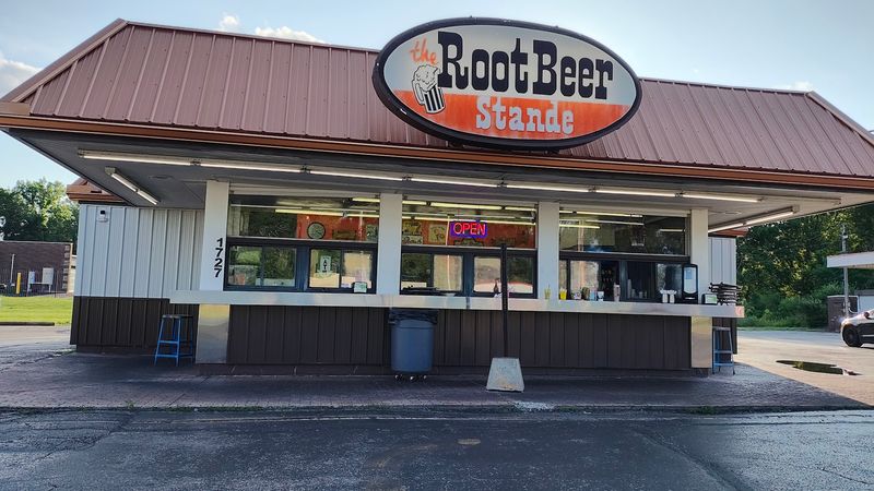 A Retro Root Beer Stand Holding Its Ground in Dayton