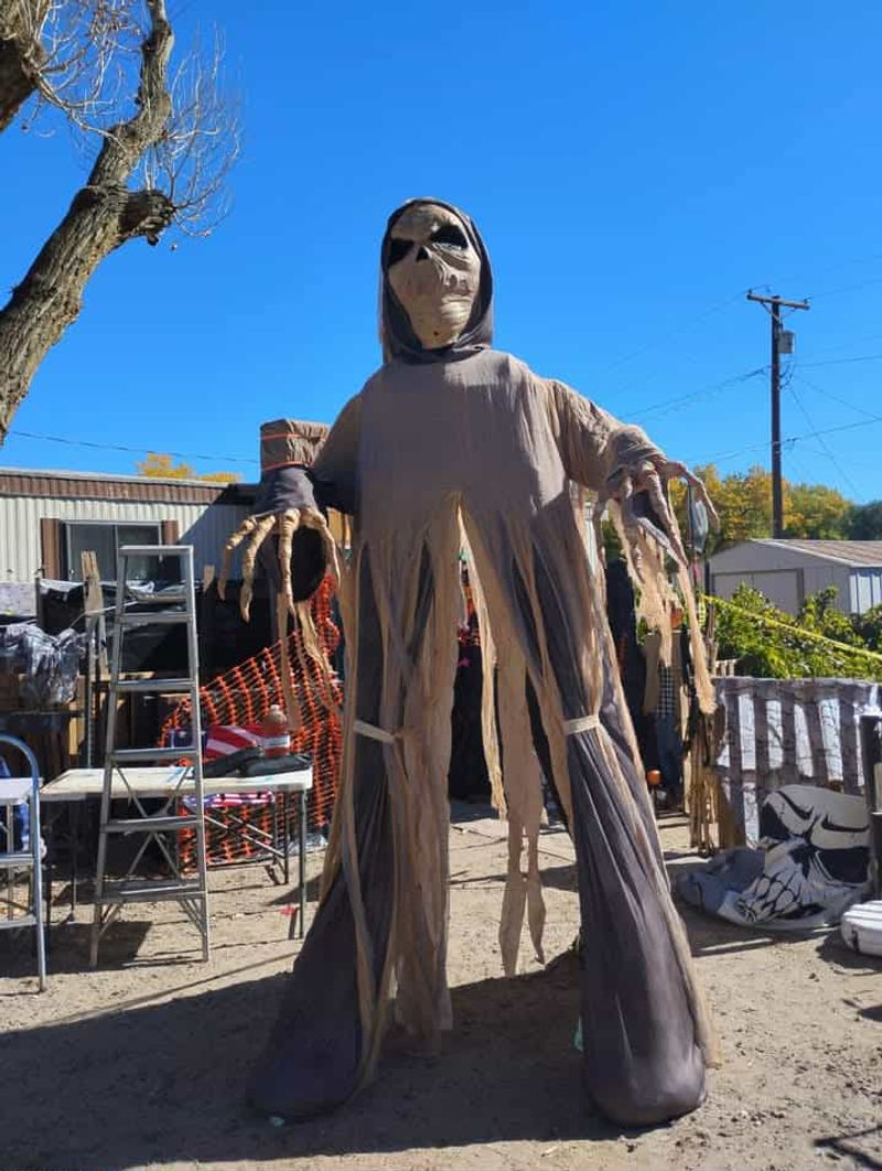 Robert Halloween Maze & Roberts Art Center, Bloomfield