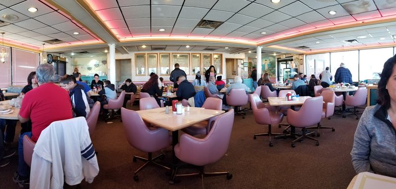 The Beacon Restaurant Keeps Classic Diner Charm Alive