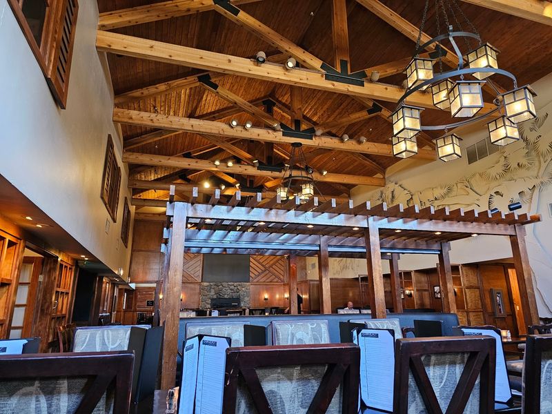 Carvers Steak & Seafood, Sandy