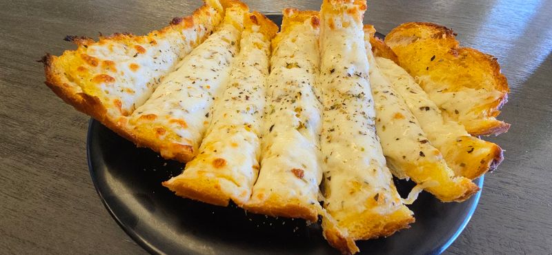 Skipping The Cheesy Bread Would Be A Rookie Move