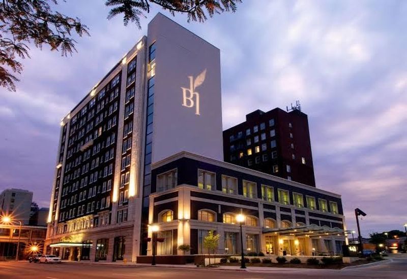 Hotel Blackhawk, Autograph Collection, Davenport