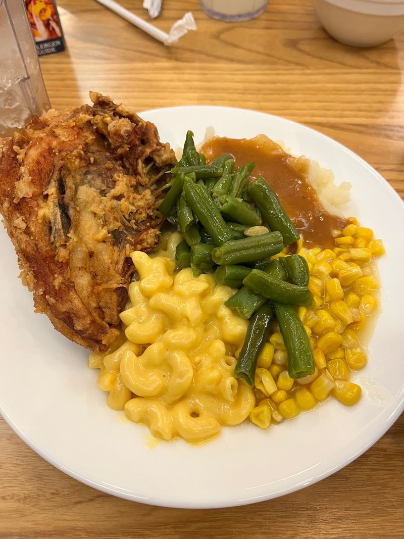 Why This Farmhouse Feast Earns A Spot On Your Ohio Road Trip List