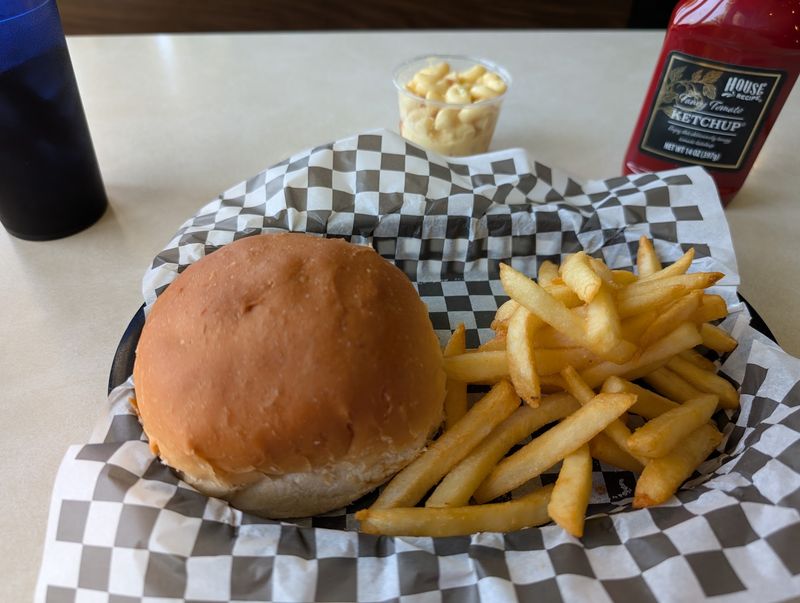 Henry's Bar-B-Q, Linden, PA