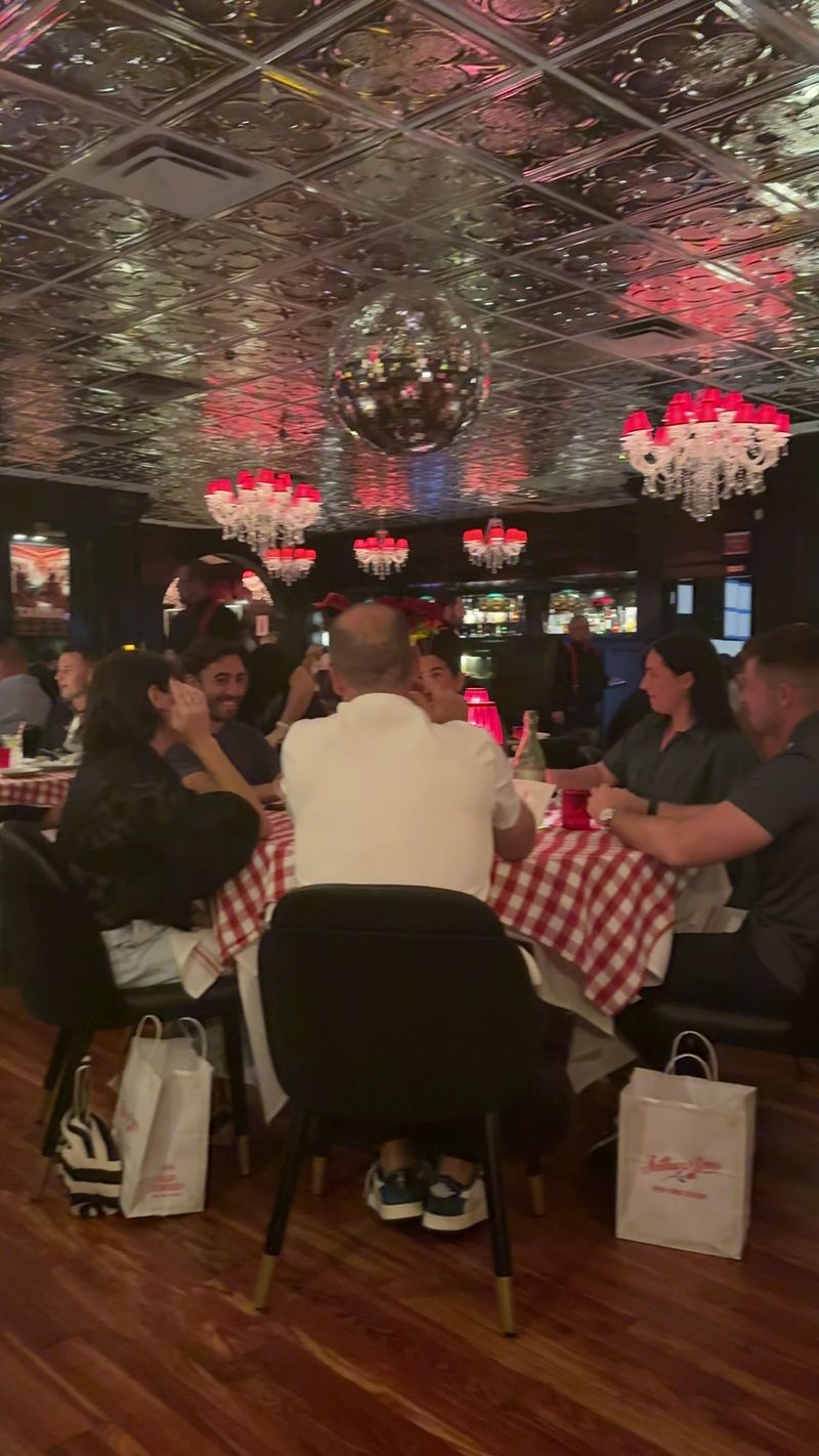 Jupiter Dinner Plans Depend On The Group