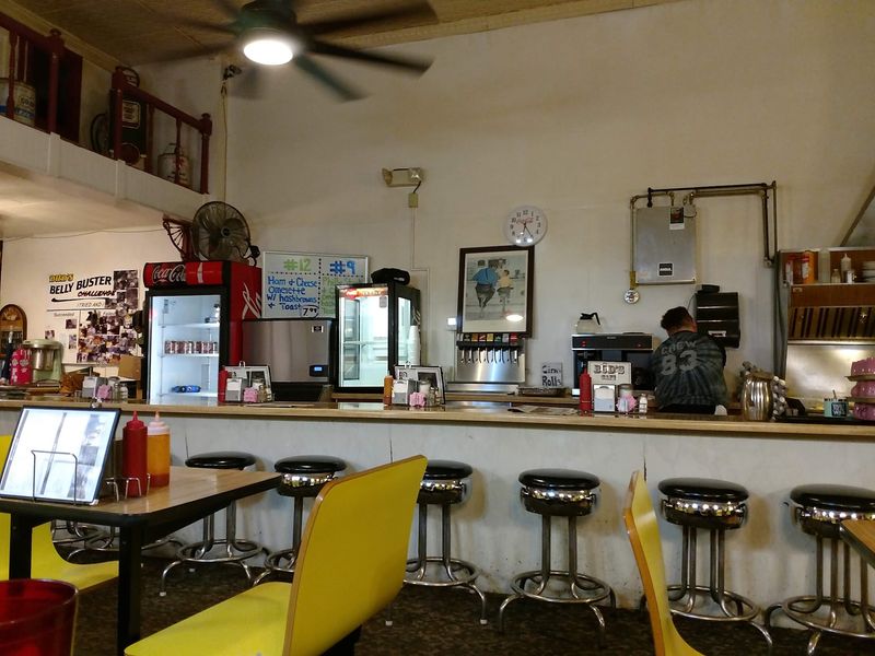 Bud's Cafe, Estherville