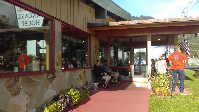 A Breakfast Landmark on Soco Road