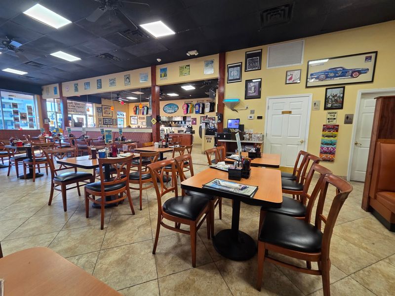 Cracked Egg Diner, Daytona Beach Shores, FL