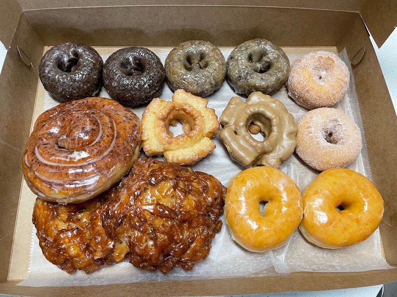 Baker's Dozen Donuts, Raleigh, NC