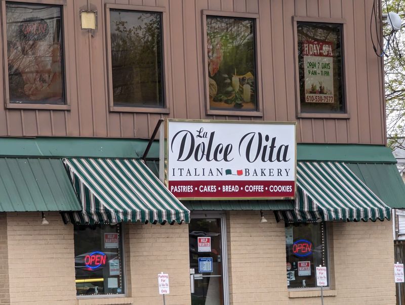 La Dolce Vita Italian Bakery