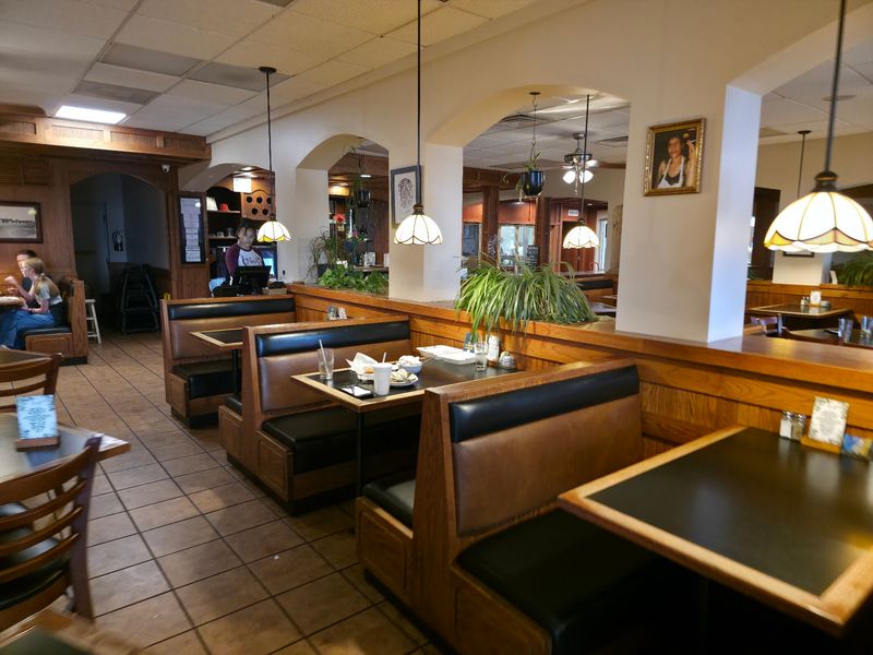 N & J Cafe & Bakery
