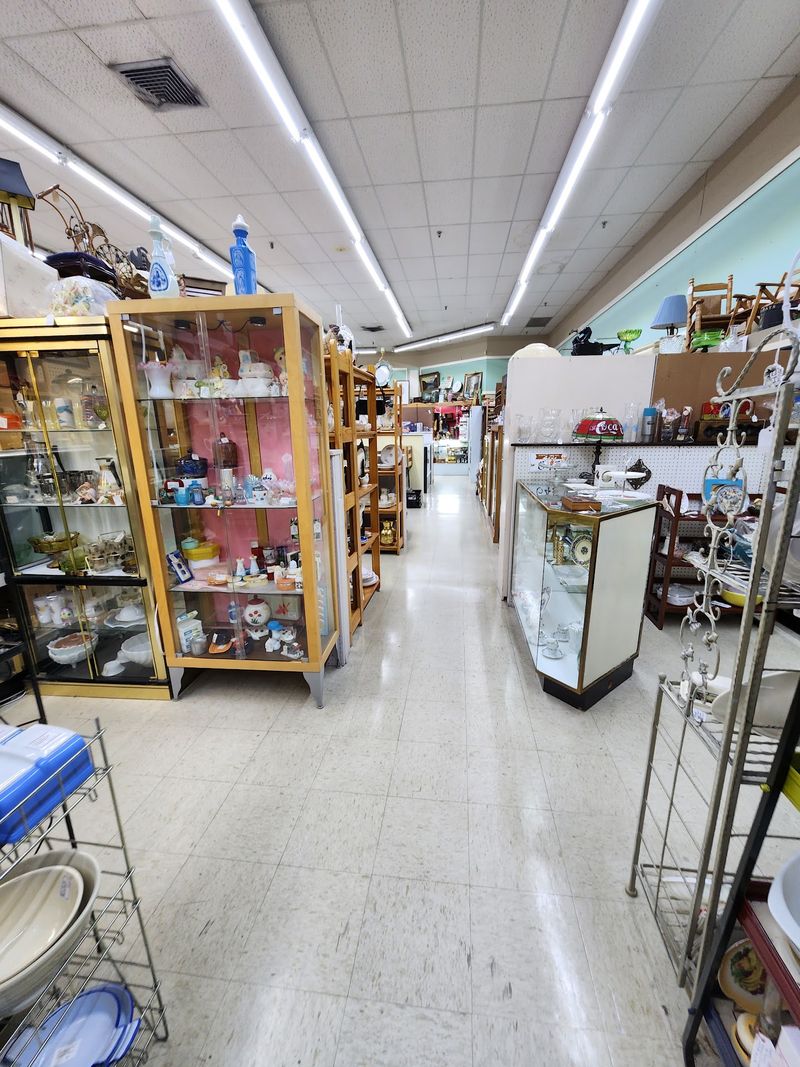 Shawnee Antique Mall, Shawnee