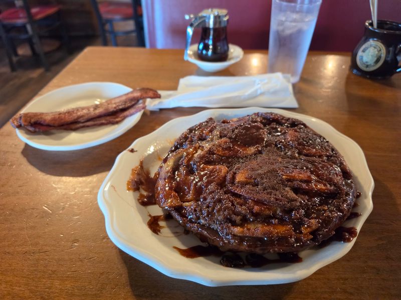 An Apple Pancake Worth Waiting For