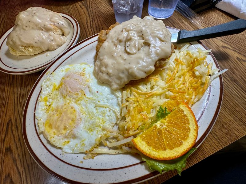 Breakfast Plates Explain Richfield’s Comfort Food Appeal