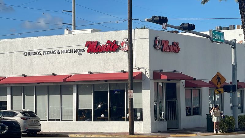 A Collins Avenue Counter With a Big Reputation
