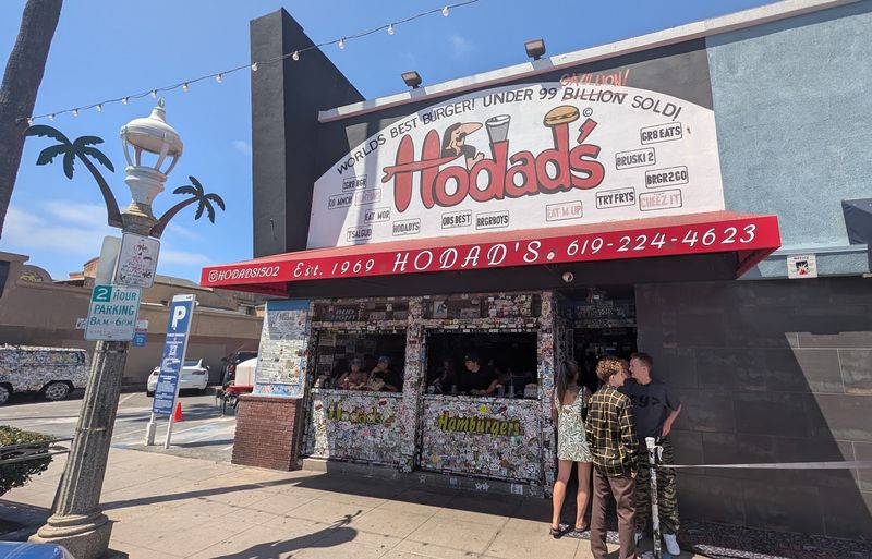 A Burger Landmark on Newport Avenue