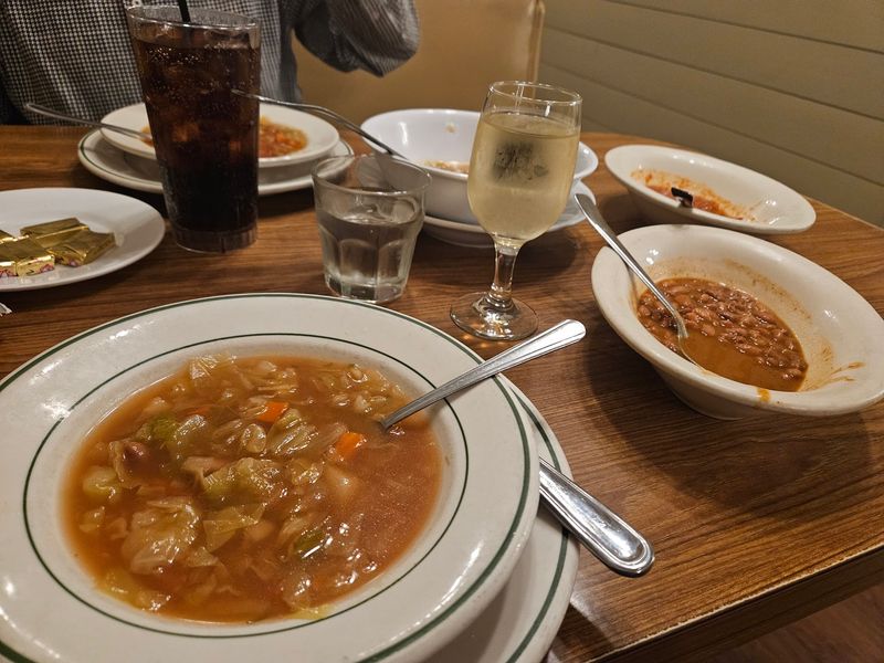 The Famous Setup Before the Entrée