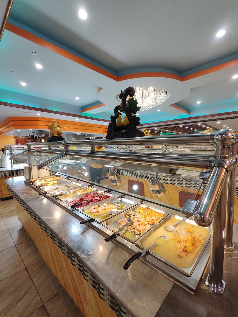 City Buffet Chinese, Roy