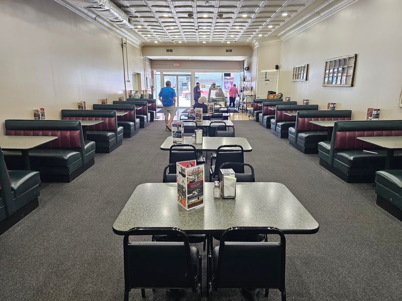 Al's Corner Restaurant