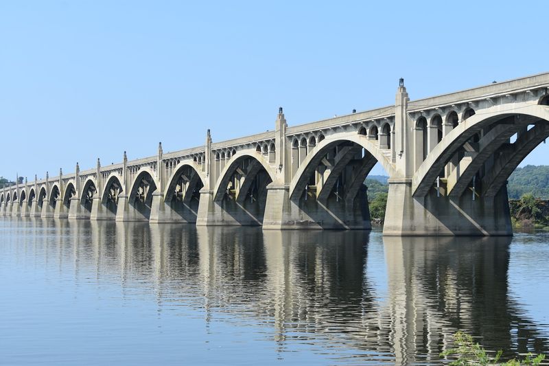 Veterans Memorial Bridge
