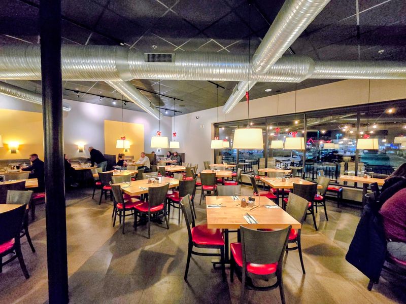 Dewey's Pizza, Overland Park