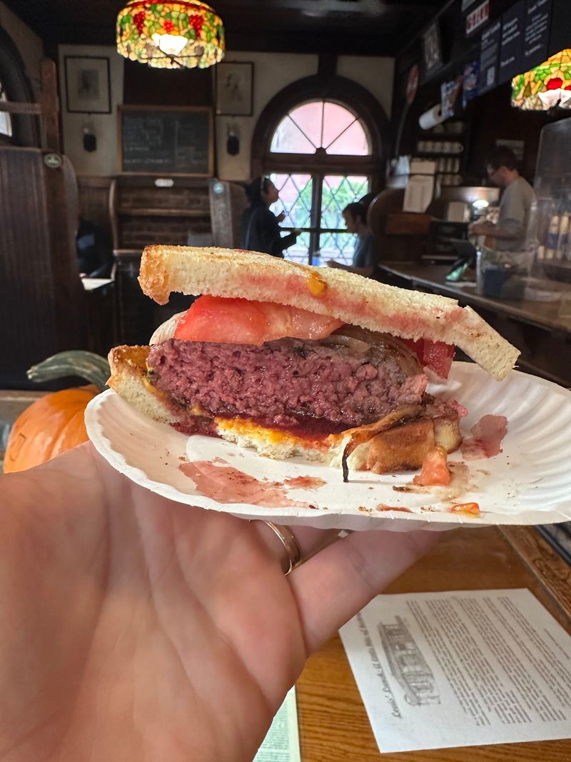 White Toast Replaces Traditional Hamburger Buns At This Historic Counter