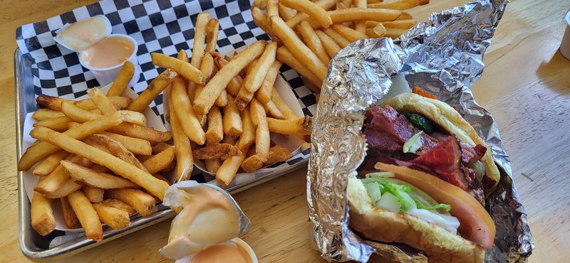 Pastrami And Topping Choices Give Lunch Direction