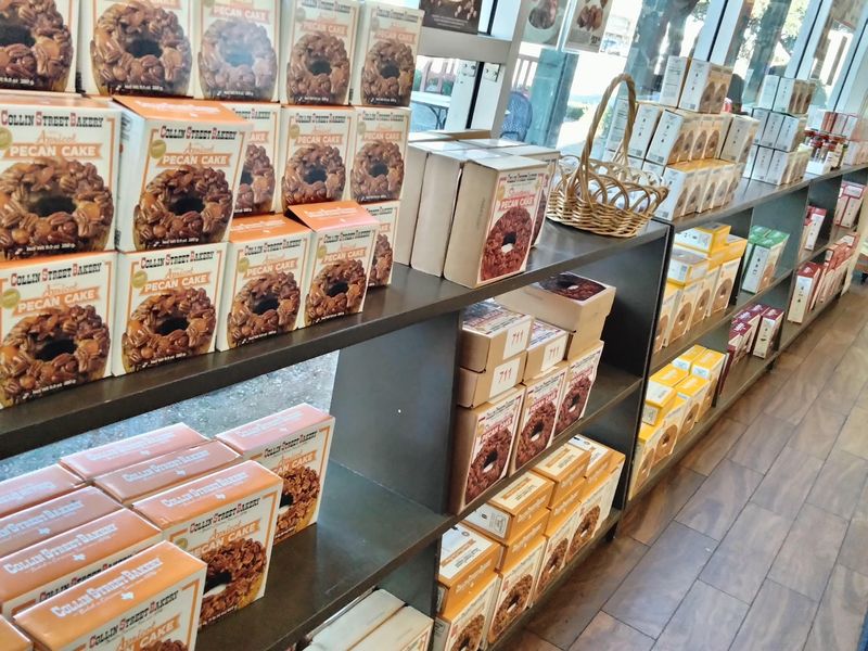 Gift Cakes With Flavors That Go Way Beyond Fruitcake
