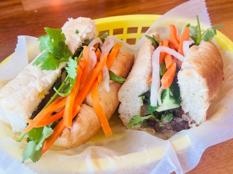 Thành Tâm Sandwhiches and Treats, Tallahassee, FL