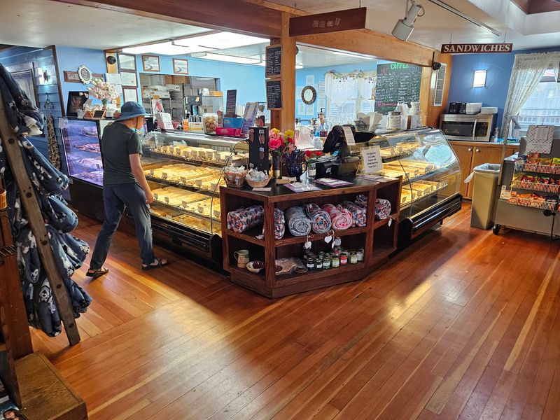Lunch Gets Handled Right At The Counter