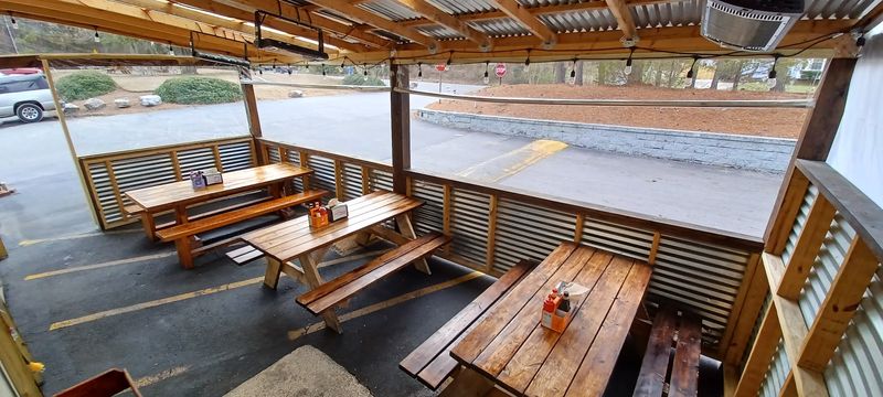A Shannon Road Burger Counter With Big Local Fans
