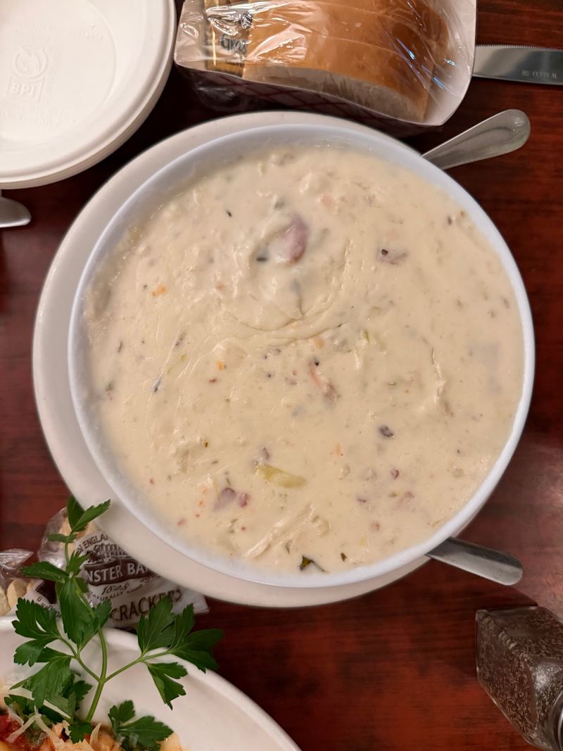 Thick, Creamy Clam Chowder