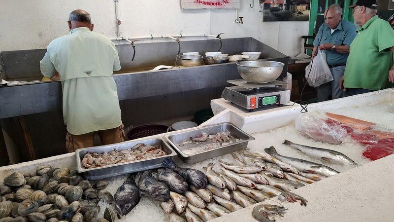 Clyde Phillips Seafood MKT, Swansboro, NC