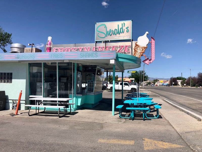Sherald's Gives East Main Street Its Burger Address