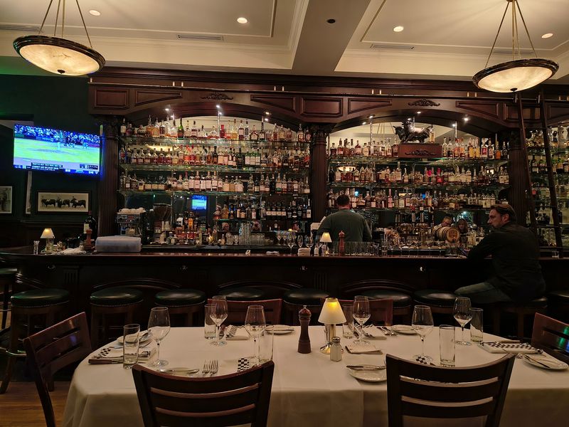 Plan Your Night Around Happy Hour And Free Valet