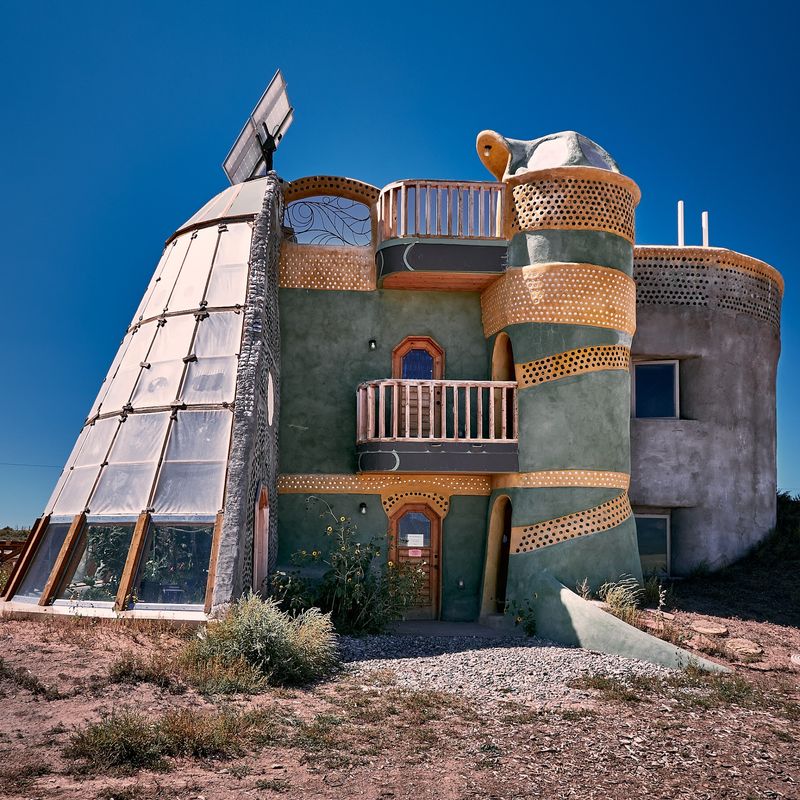 Earthship Visitor Center, Tres Piedras