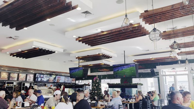 Cafeteria Charm and a Buenos Aires Buzz